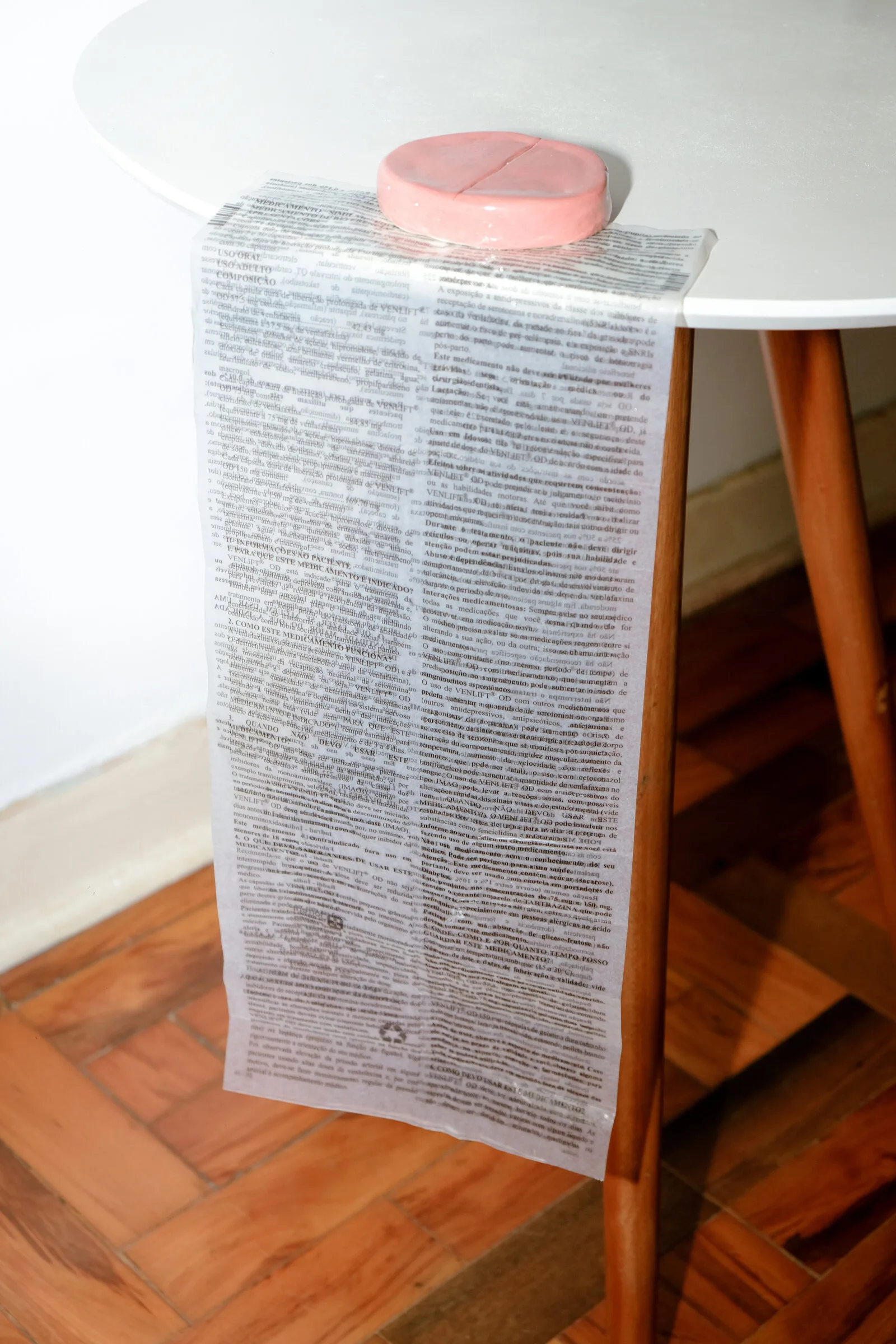 Peso de papel, detalhe